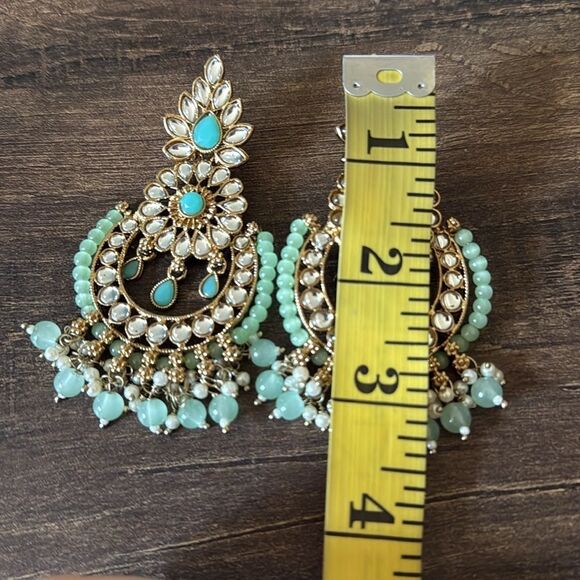 Elegant Gold plated pearl Beaded Mint  Earrings - Picture 9 of 10